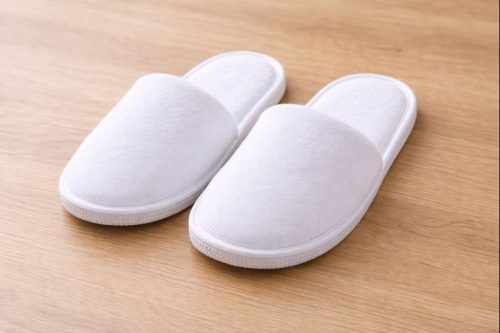Closed-toe hotel slippers